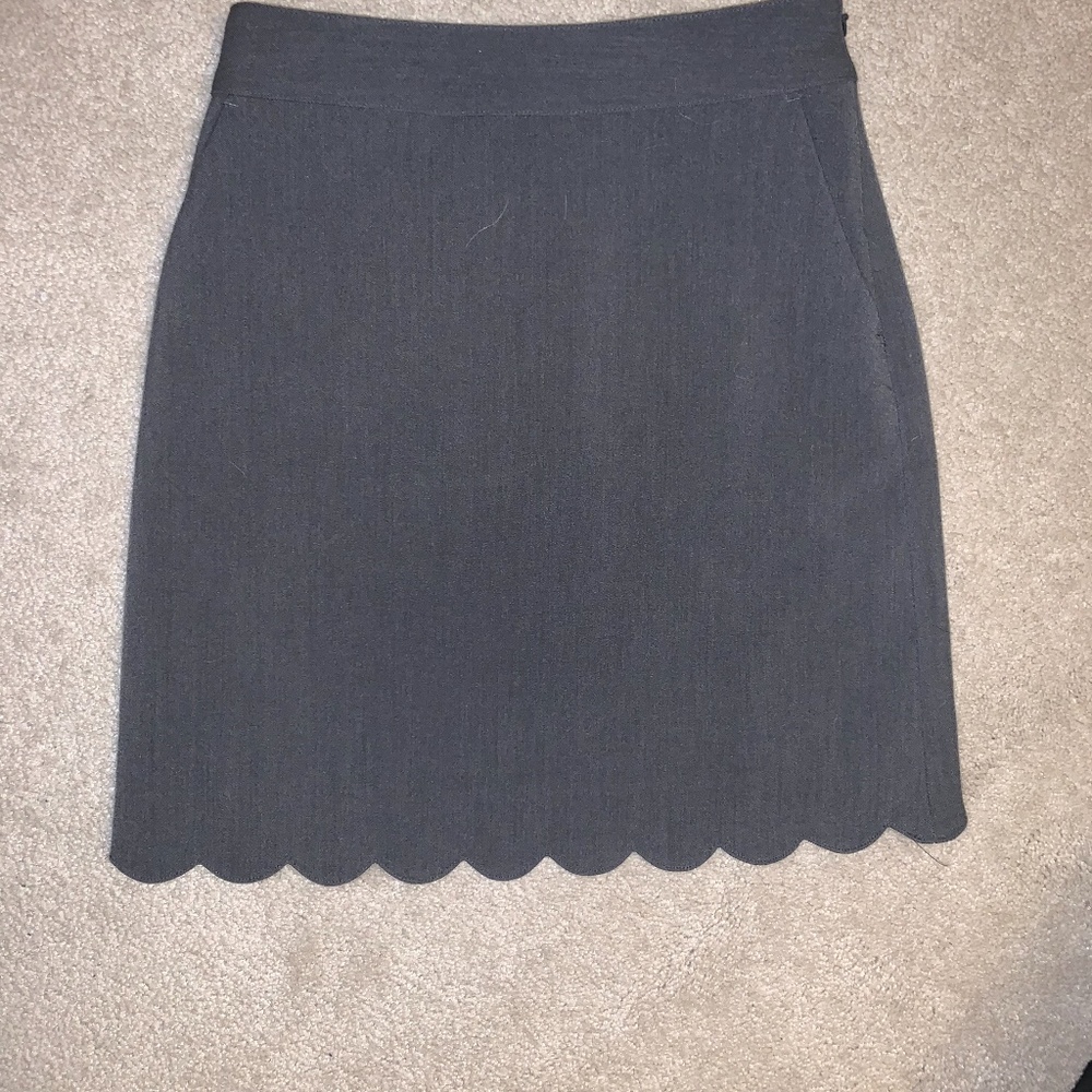 Loft: Grey Scalloped Skirt - NWT